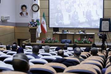 سورنا ستاری معاون علمی وفناوری رئیس جمهوری در مراسم رونمایی از دستاوردهای فناورانه