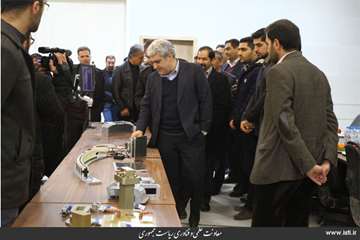 Visit of the Science, Research and Military Centers of Isfahan by the Vice President for Science and