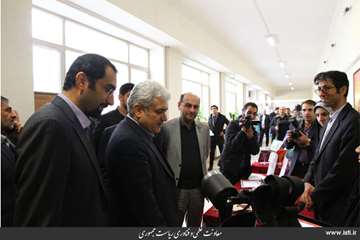 Visit of the Science, Research and Military Centers of Isfahan by the Vice President for Science and