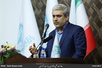 Visit of the Achievement Exhibition at Science and Technology Park of University of Tehran by the Vi