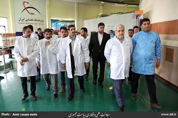 Visit of Exhibition of Spatial Achievements of Iran Space Research Institute by the Vice President f