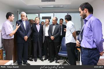 Visit of Sharif University of Industry and PersisGen Par Co., the first medical biotechnology accele