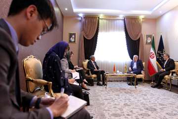 Singapores Foreign Ministry Special Representative meets with Iranian Vice President of Science and 