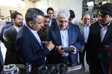 Visiting the knowledge-based companies of Yazd Province by the vice president for science and techno