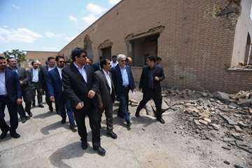 Visiting the knowledge-based companies of Yazd Province by the vice president for science and techno