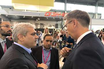 Sourena Sattari visits Russias largest industrial technology fair