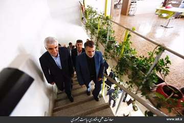 Visit of Sharif University of Industry and PersisGen Par Co., the first medical biotechnology accele