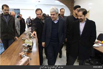 Visit of the Science, Research and Military Centers of Isfahan by the Vice President for Science and