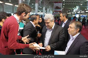 Visit of the 1​2th RoboCup Iran Open Competitions by the Vice President for Science and Technology A