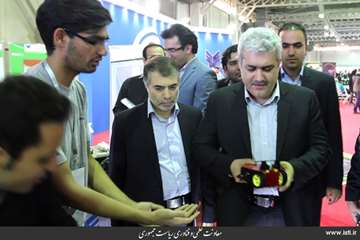 Visit of the 1​2th RoboCup Iran Open Competitions by the Vice President for Science and Technology A