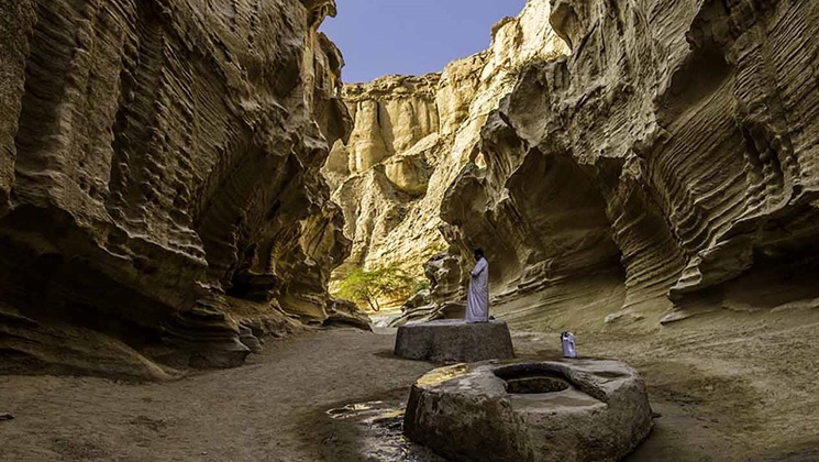 آینده فرزندان ایران در دل زمین نهفته است  